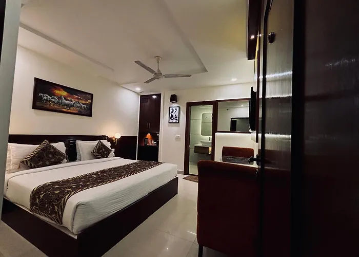 Taj Inn Hotel