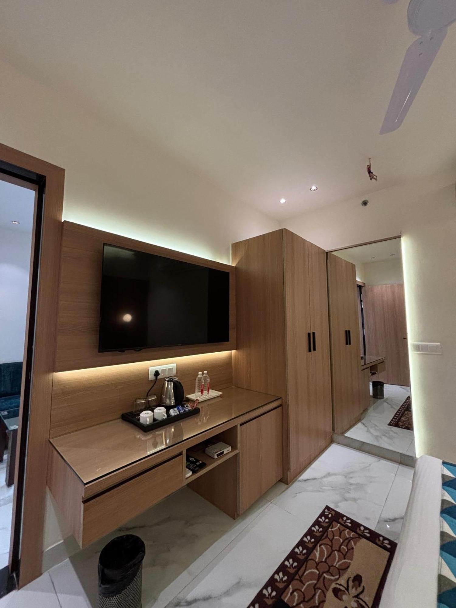 Hotel Taj 3*